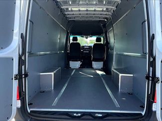 Used 2025 Mercedes-Benz Sprinter 2500 video 2