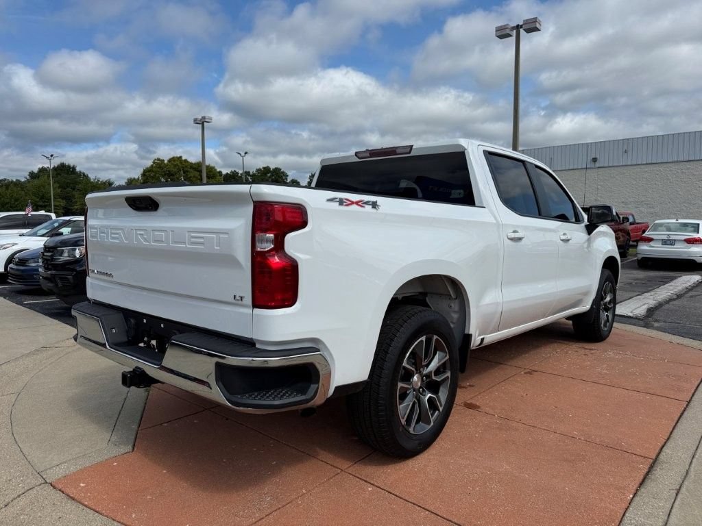 Used 2024 Chevrolet Silverado 1500 LT AWD/4WD image 7