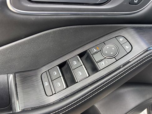 Used 2021 Nissan Rogue SL w/ Premium Package image 13