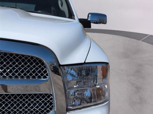 Used 2018 RAM 1500 SLT image 34