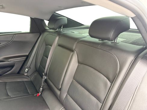 Used 2017 Chevrolet Malibu LT w/ Leather Package image 16