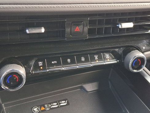 Used 2025 Chevrolet Tahoe LT image 18