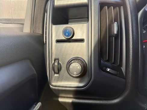 Used 2019 Chevrolet Silverado 1500 Custom w/ Custom Convenience Package image 39