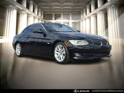 Used 2011 BMW 328i Convertible image 2