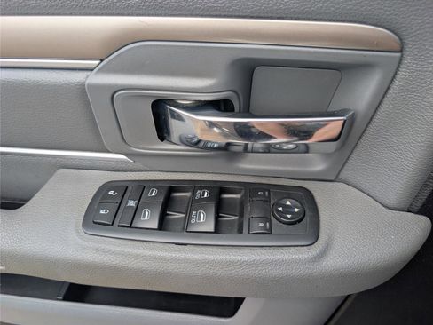 Used 2017 RAM 2500 SLT image 25