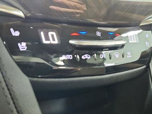 Used 2024 Cadillac XT6 Sport w/ Platinum Package image 19