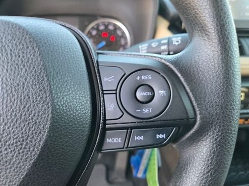 Certified 2021 Toyota RAV4 LE AWD/4WD image 22