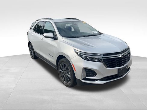 Used 2022 Chevrolet Equinox RS image 3