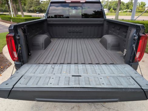 Used 2021 GMC Sierra 1500 SLT w/ SLT Convenience Package AWD/4WD image 32