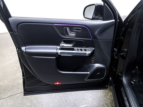 Certified 2024 Mercedes-Benz GLB 250 4MATIC image 23
