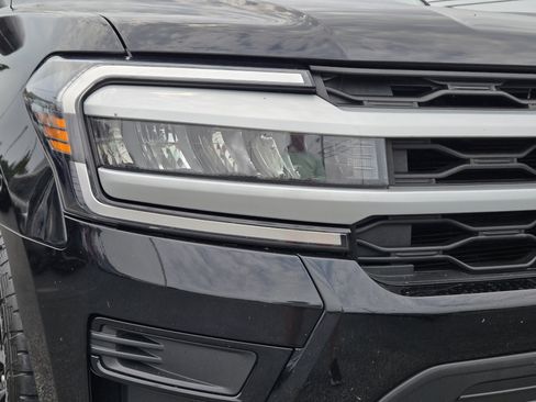 Used 2023 Ford Expedition XLT RWD image 4