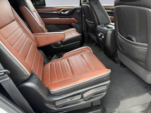 Used 2023 GMC Yukon Denali Ultimate AWD/4WD image 19