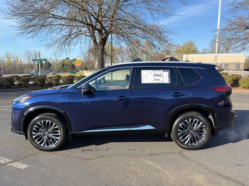 New 2026 Nissan Rogue Platinum image 4