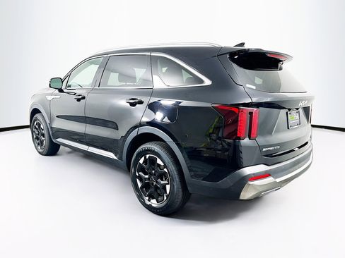 Used 2024 Kia Sorento S image 5