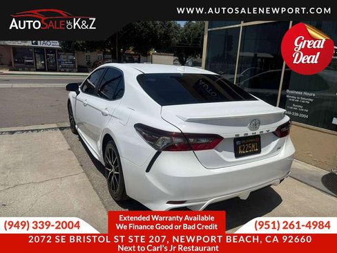 Used 2021 Toyota Camry SE FWD image 2