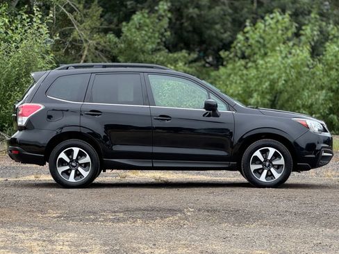 Used 2018 Subaru Forester 2.5i Limited AWD/4WD image 8