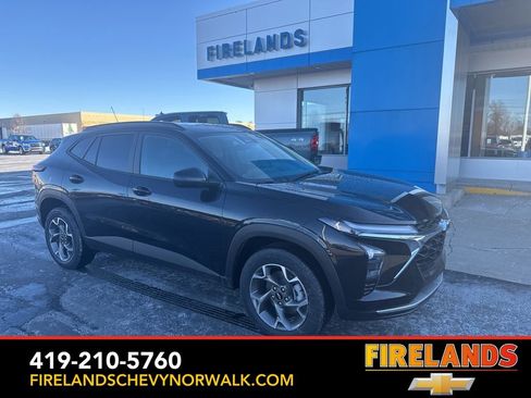 New 2026 Chevrolet Trax LT w/ Sunroof Package image 1