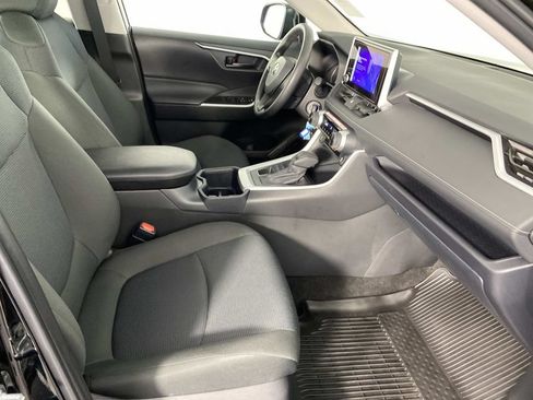 Used 2025 Toyota RAV4 LE AWD/4WD image 13