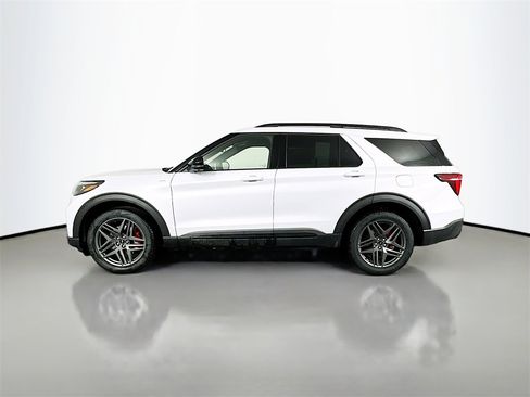 New 2026 Ford Explorer ST-Line w/ ST-Line Street Pack image 4