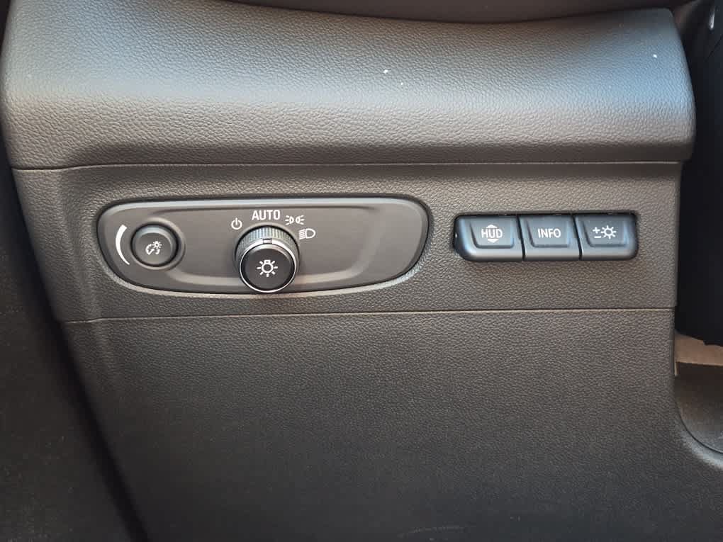 Used 2023 Buick Envision Avenir AWD/4WD image 23