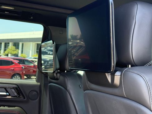 Used 2025 GMC Yukon AT4 Ultimate AWD/4WD image 30