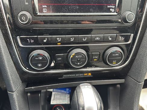 Used 2018 Volkswagen Passat 3.6 image 18