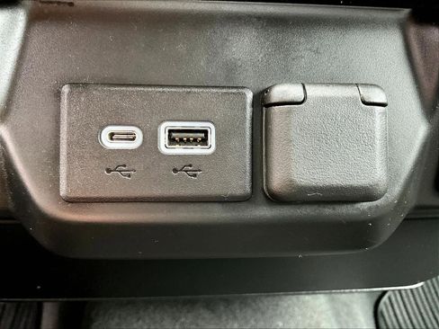 Used 2023 Chevrolet Silverado 2500 Custom w/ Custom Value Package image 27