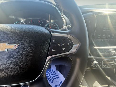 Used 2018 Chevrolet Traverse LT FWD image 19
