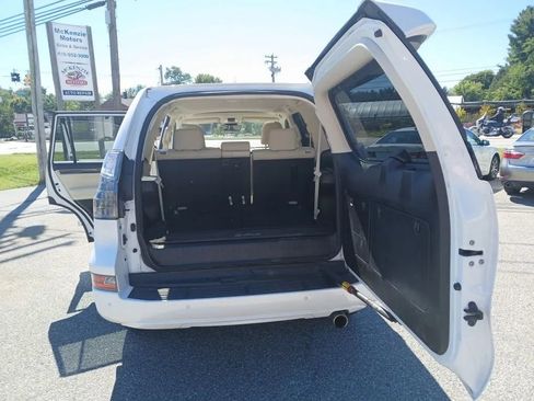 Used 2022 Lexus GX 460 image 19