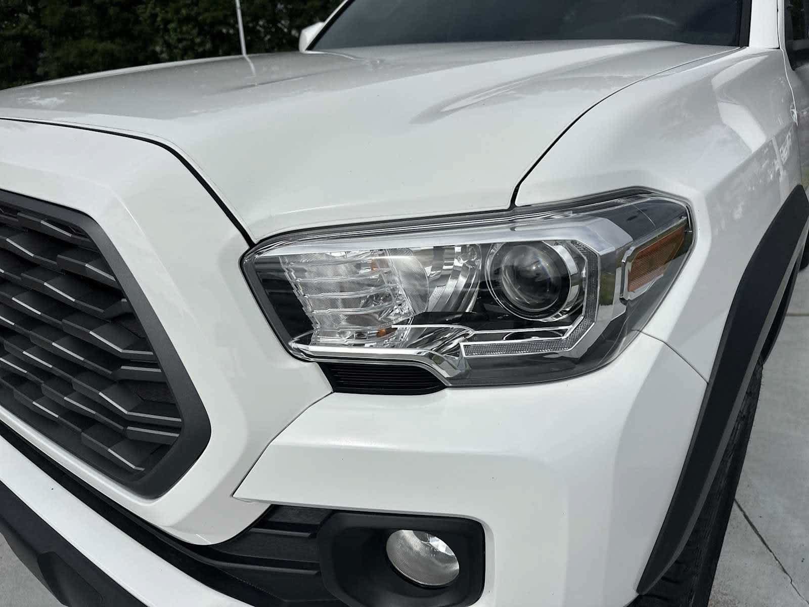 Used 2022 Toyota Tacoma TRD Off-Road w/ Technology Package RWD image 6