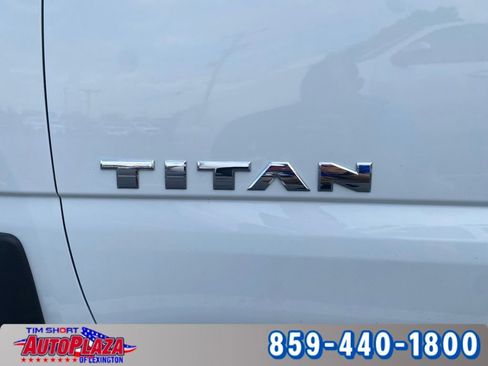 Used 2017 Nissan Titan S image 30