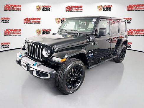 Used 2023 Jeep Wrangler Unlimited Sahara AWD/4WD image 11