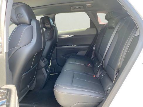 Used 2025 Cadillac Optiq Luxury 2 w/ LPO, Floor Liner Package AWD/4WD image 16