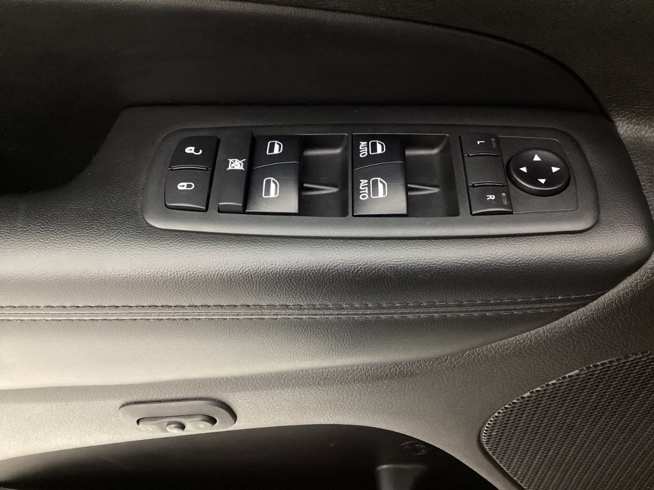Used 2018 Jeep Grand Cherokee Limited AWD/4WD image 37