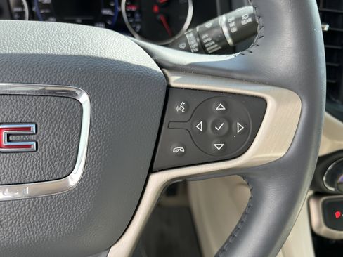 Used 2022 GMC Acadia Denali w/ Denali Ultimate Package image 19