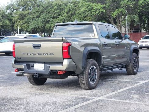 Used 2026 Toyota Tacoma TRD Off-Road AWD/4WD image 4