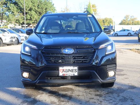 Used 2023 Subaru Forester Premium image 3