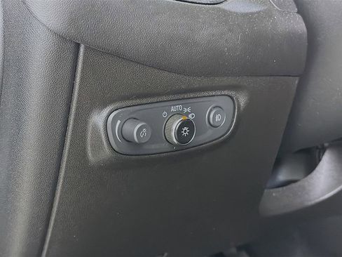 Used 2020 Chevrolet Equinox LT image 8