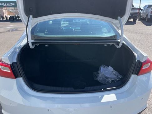 Used 2025 Chevrolet Malibu LS FWD image 33