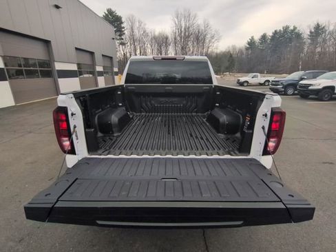 Used 2025 GMC Sierra 1500 Elevation image 25