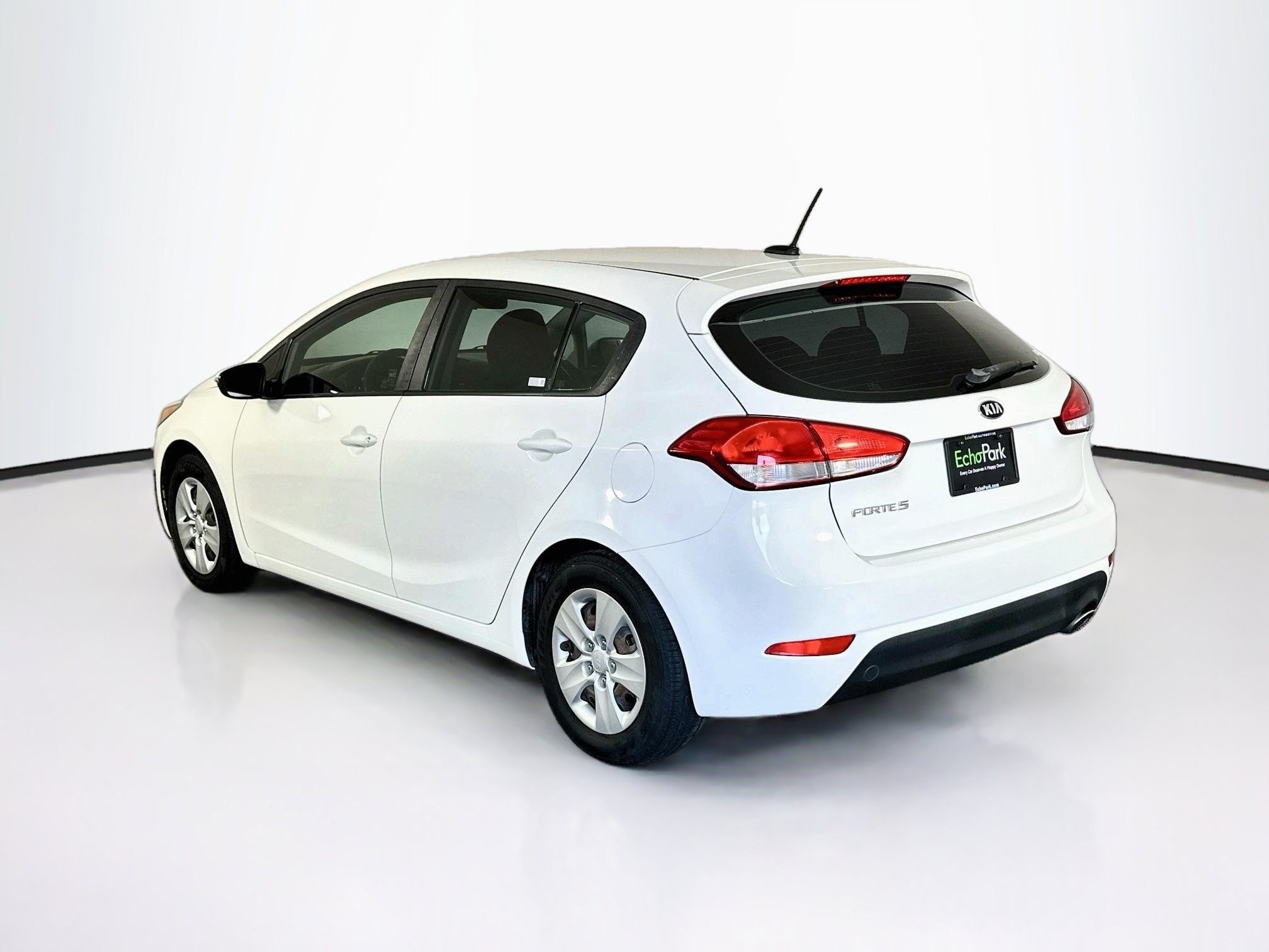 Used 2017 Kia Forte LX FWD image 5