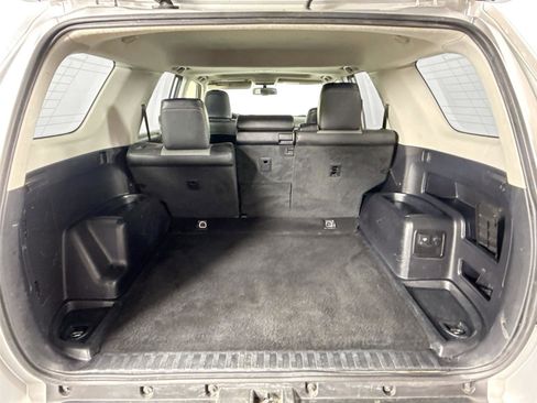 Used 2016 Toyota 4Runner SR5 Premium image 40