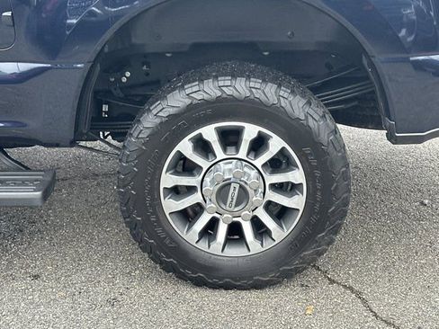 Used 2022 Ford F250 Lariat w/ Lariat Ultimate Package image 23