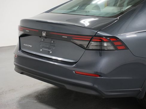 Used 2023 Honda Accord EX image 9
