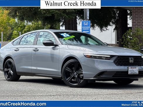 Used 2025 Honda Accord Sport image 1