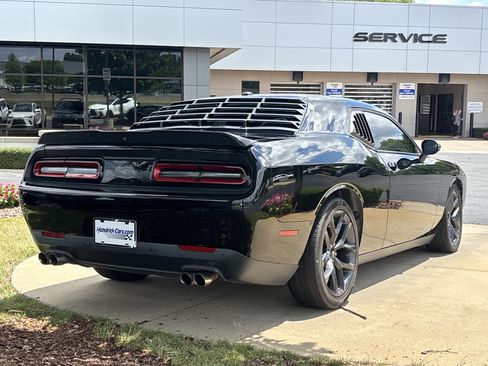 Used 2019 Dodge Challenger GT w/ Blacktop Package RWD image 10