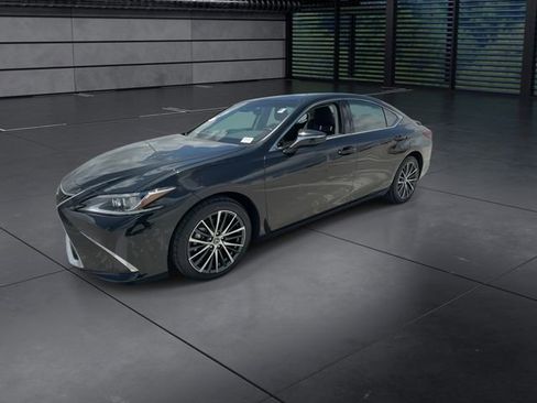 Certified 2025 Lexus ES 300h w/ Premium Package FWD image 4