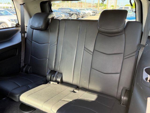 Used 2020 Cadillac Escalade Luxury AWD/4WD image 12