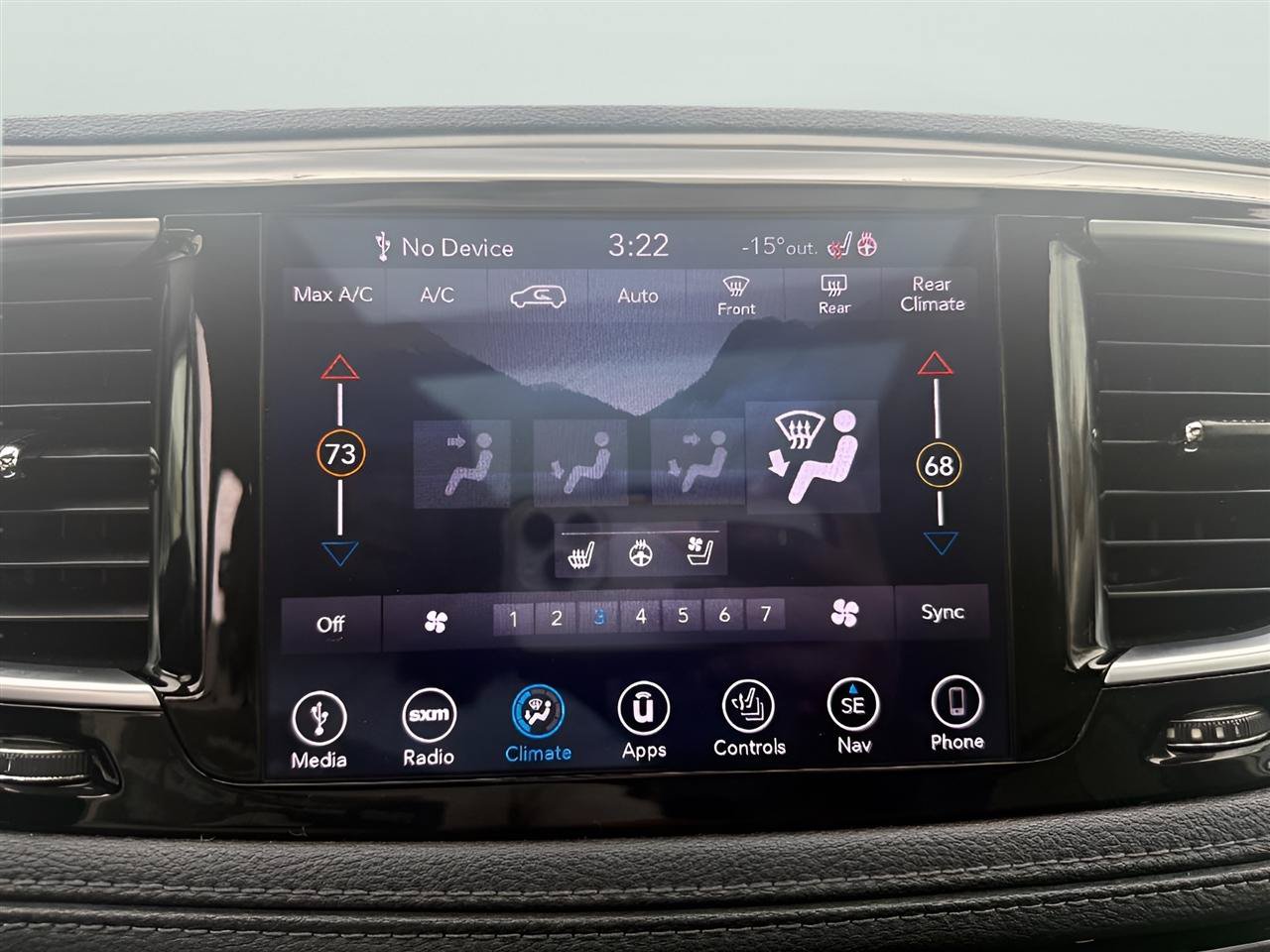 Used 2018 Chrysler Pacifica Limited FWD image 29