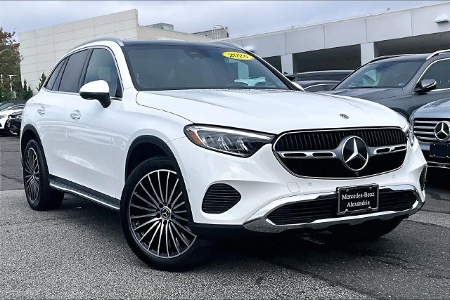 Used 2026 Mercedes-Benz GLC 300 4MATIC image 1